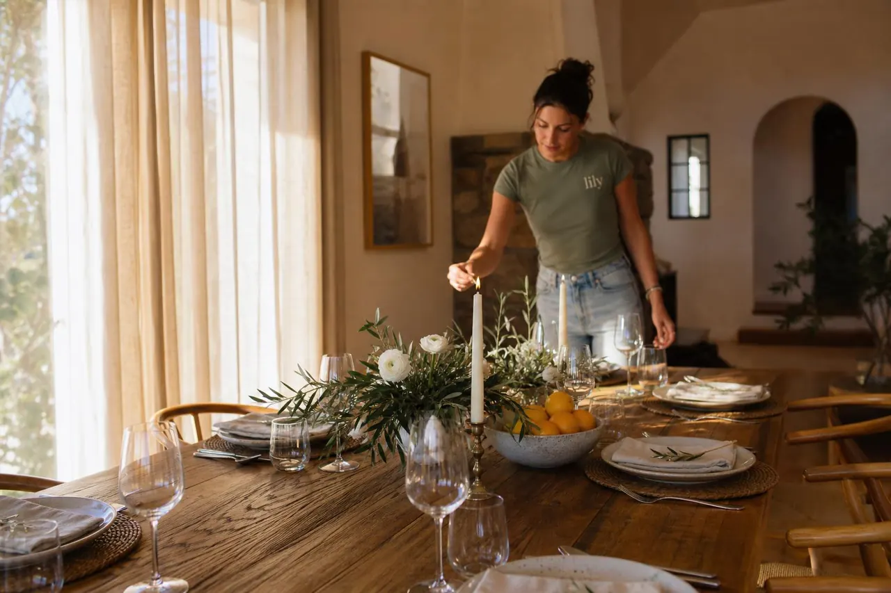 A guest-ready dining table prepared by Lily Concierge